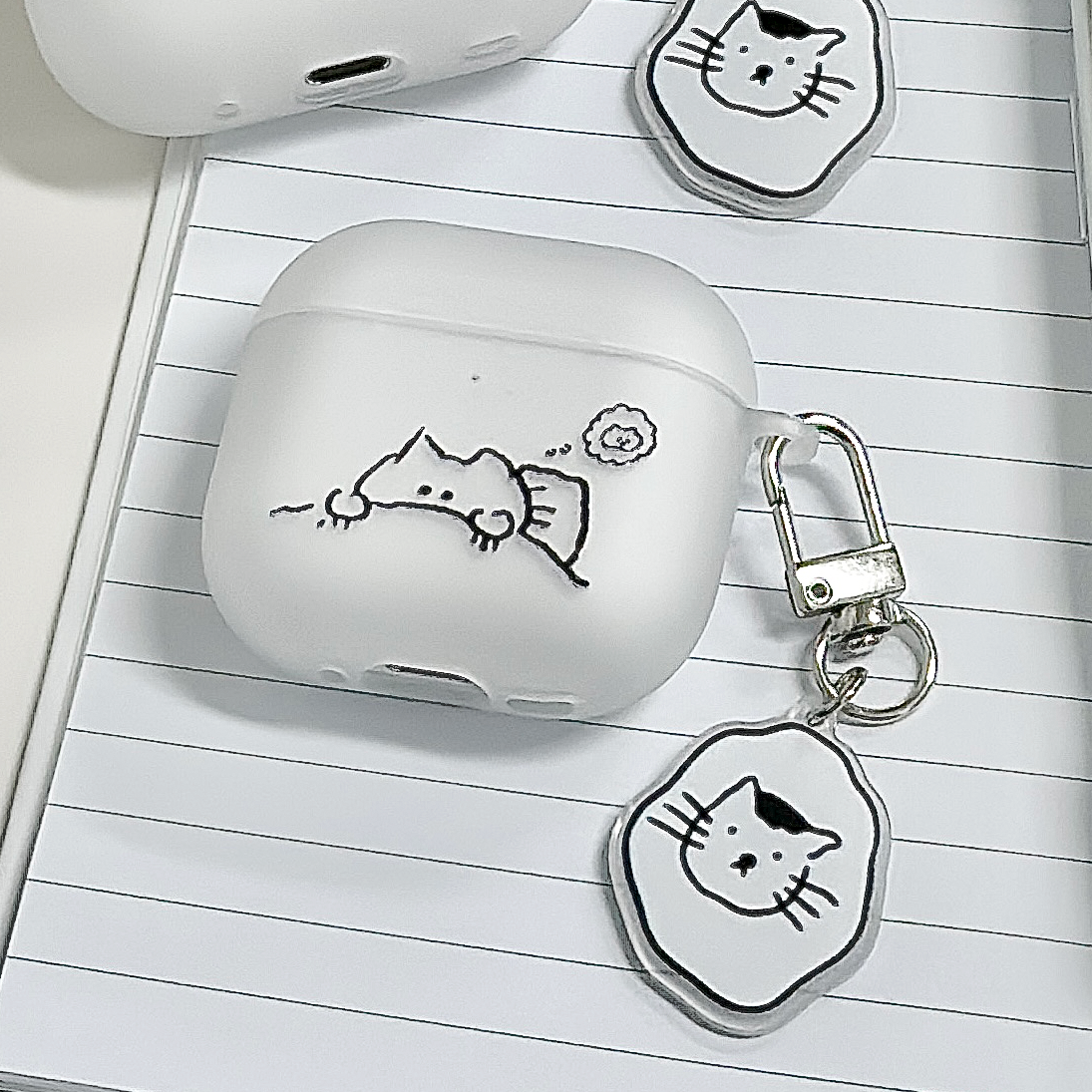 링고룸 에어팟 케이스 띵크캣 고양이 키링 세트 + 클리너 증정, 1개, 반투명 매트, 에어팟 프로3 6,900원