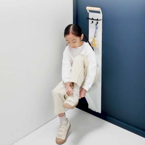 베스트조은 현관 도우미 접이식 현관의자 도어헬퍼 65,000원