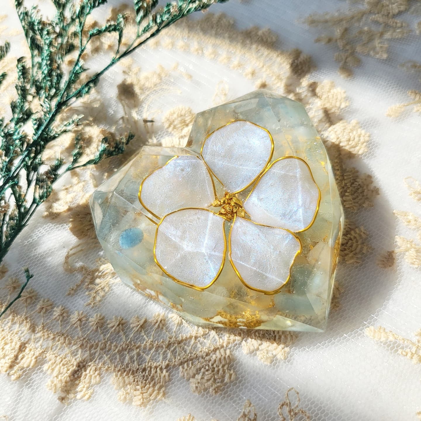 아쿠아마린 꽃 하트 천연 원석 힐링 에너지 오르고나이트 풍수 인테리어 소품 장식 52,000원