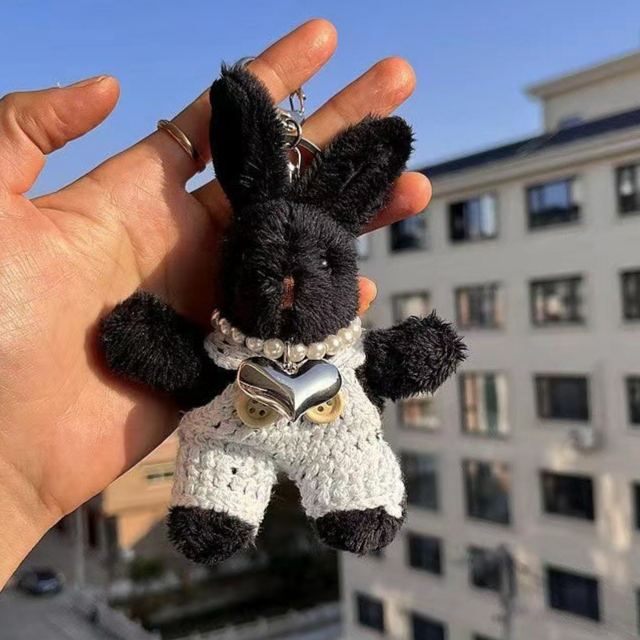 젠코브 블랙 토끼키링 뜨개옷 인형 키홀더 14,000원