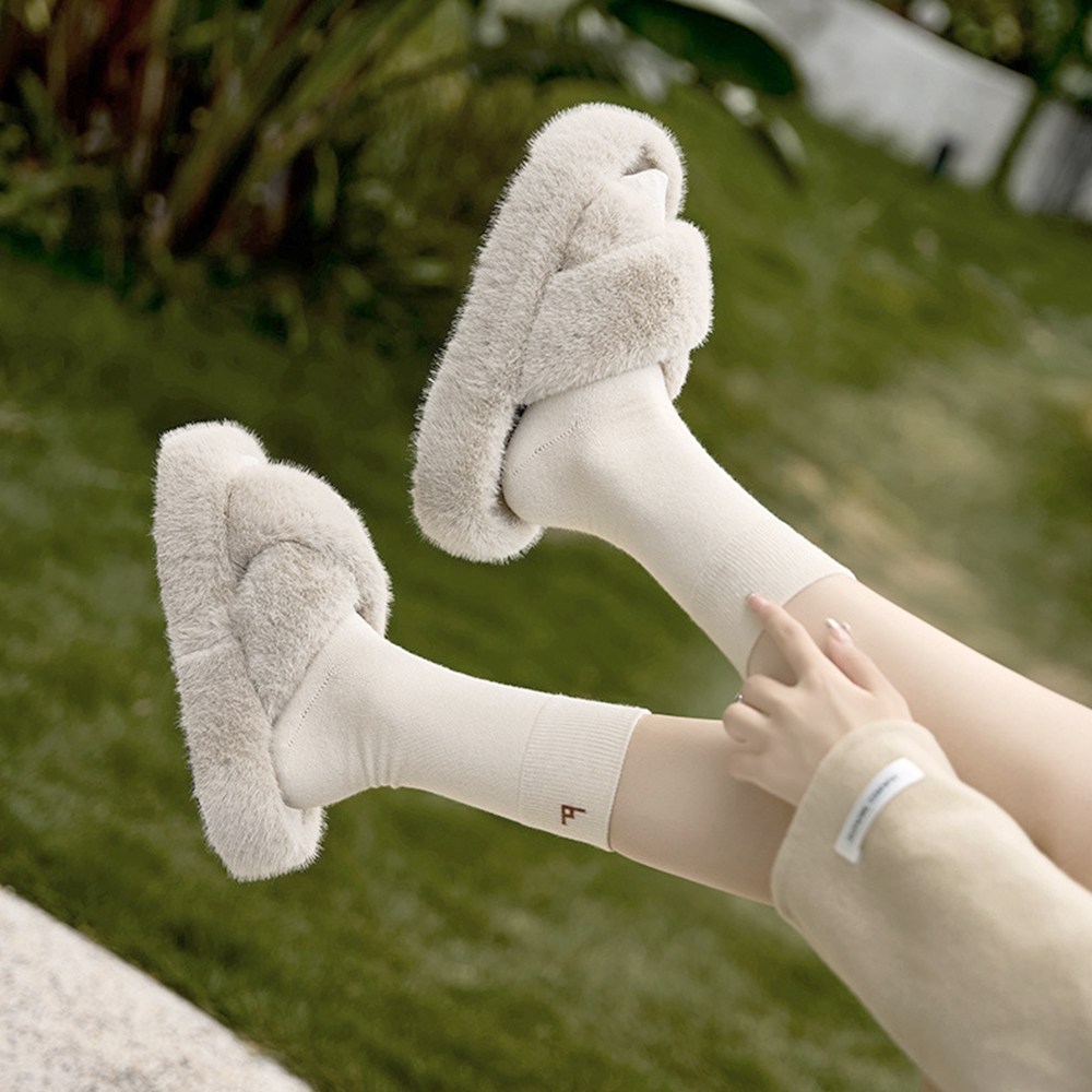 salimm 여성 키높이 미끄럼방지 아치 족저근막 보들보들 털 슬리퍼 5cm 15,700원