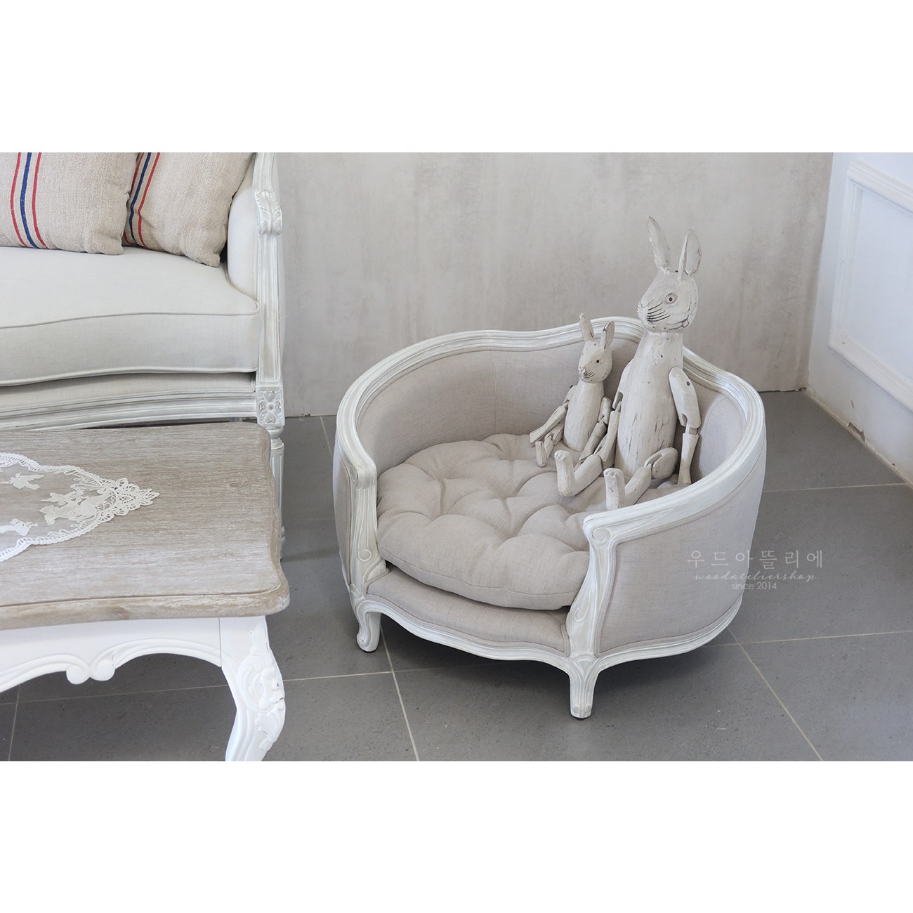 잔느 펫 하우스, 모던프렌치 쉐비시크 인테리어 반려동물 집 방석 패브릭 펫 가구 고양이 강아지 우드아뜰리에 480,000원