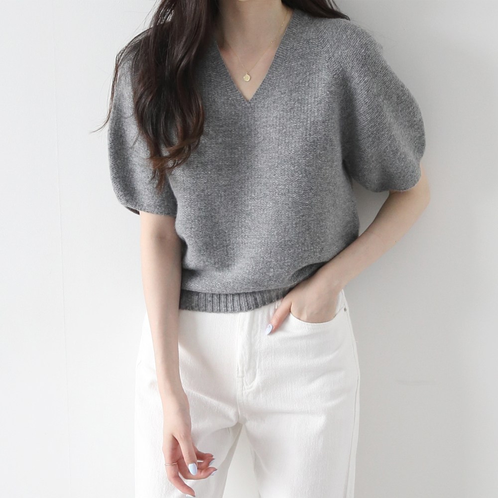 제니트 여성 도톰 따뜻한 세미크롭 래글런 퍼프소매 브이넥 반팔 니트웨어 36,900원