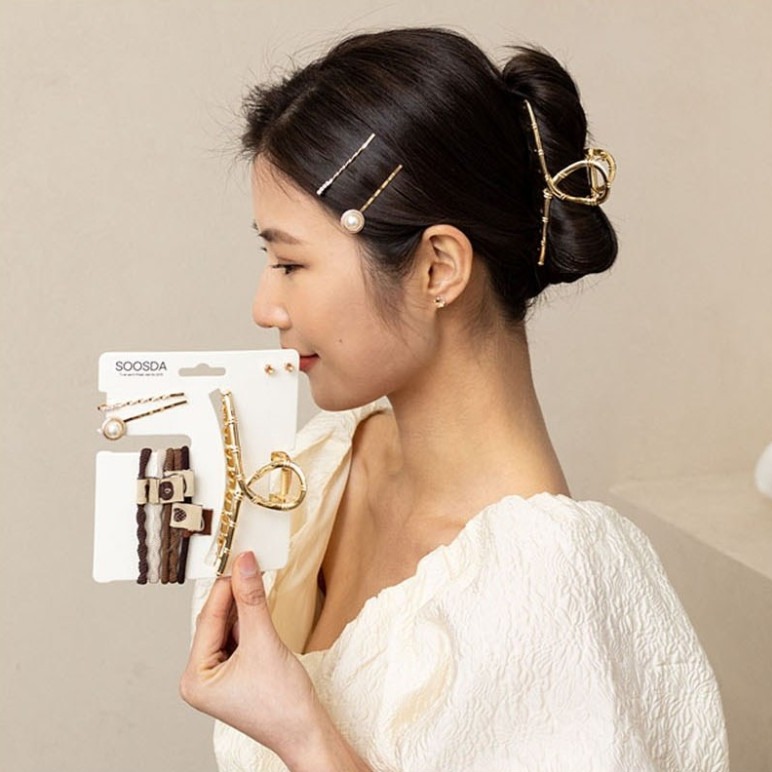 수스다 유광 꼬임 헤어 집게핀 + 머리끈 5종 + 실핀 2종 + 귀걸이 세트 7,990원