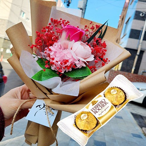 지나로즈 발렌타인데이 화이트데이 사탕 초콜렛 선물 프리저브드플라워 라넌큘러스 꽃다발 29,500원