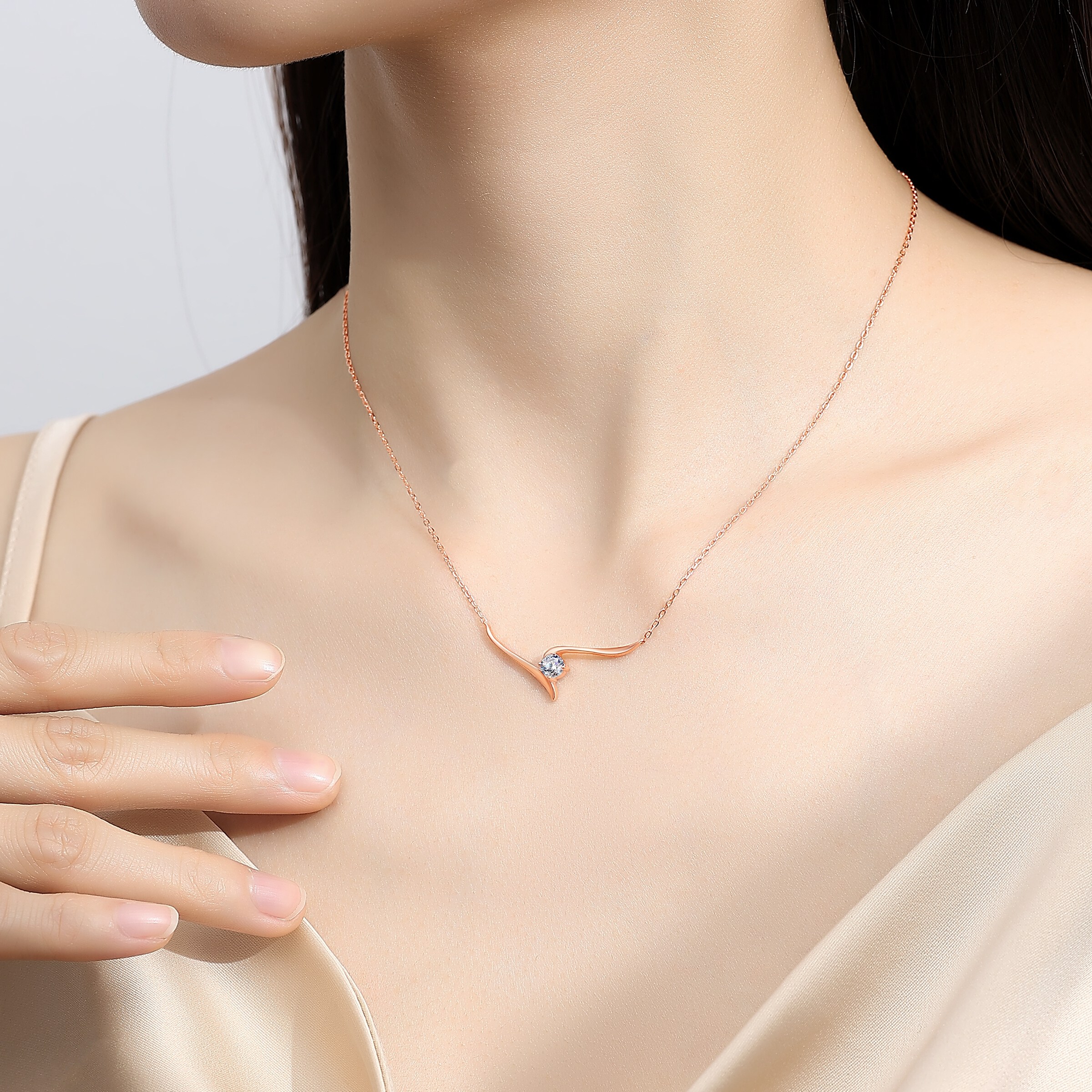 여자 14/18K 골드 곡선형 원 다이아 펜던트 목걸이 여자 심플 데일리 목걸이 368,800원