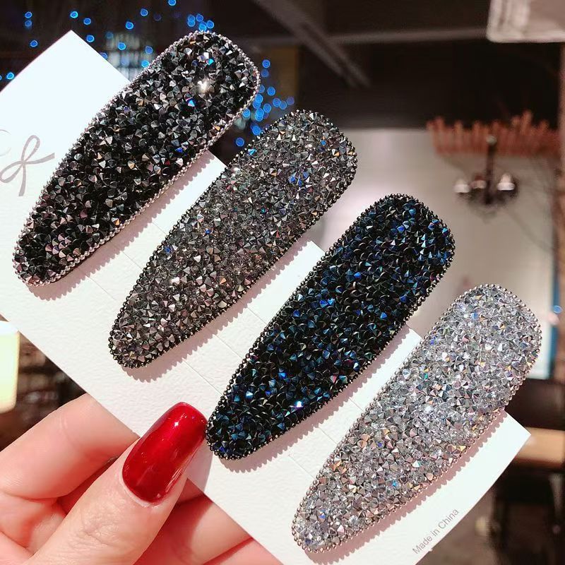 [4종세트] 헤어퀸 성인 여성 큐빅 똑딱핀 옆머리 포인트 헤어핀 9,900원