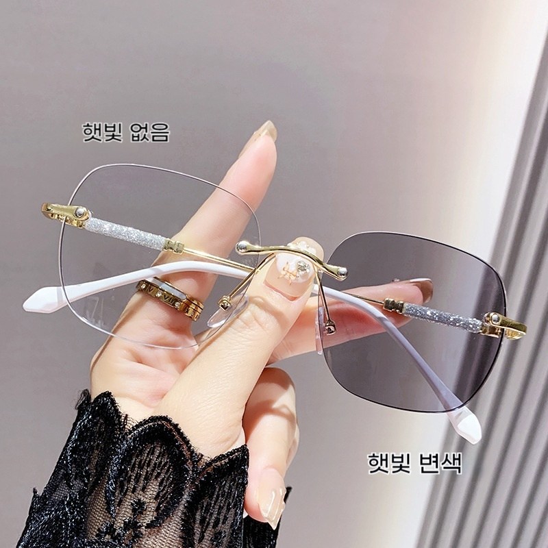 DZX 남여공용 가벼운 변색 블루라이트 차단 무테 안경테 초경량 패션 긱시크 안경 15,970원