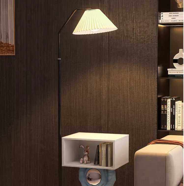 장스탠드조명 거실등 독서등 침대무드등 수납겸용조명, 우주비행사 디자인 기본형 315,100원