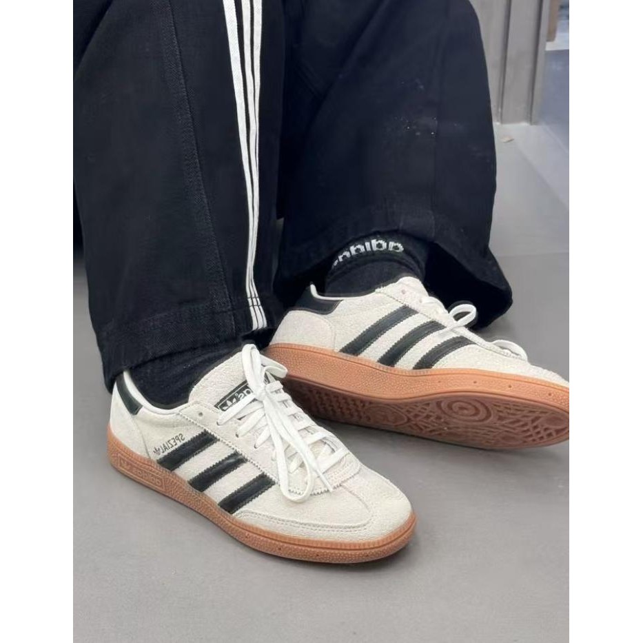 아디다스 ADIDAS 핸드볼 스페지알 - 알루미늄:블랙 IF6562 77,900원