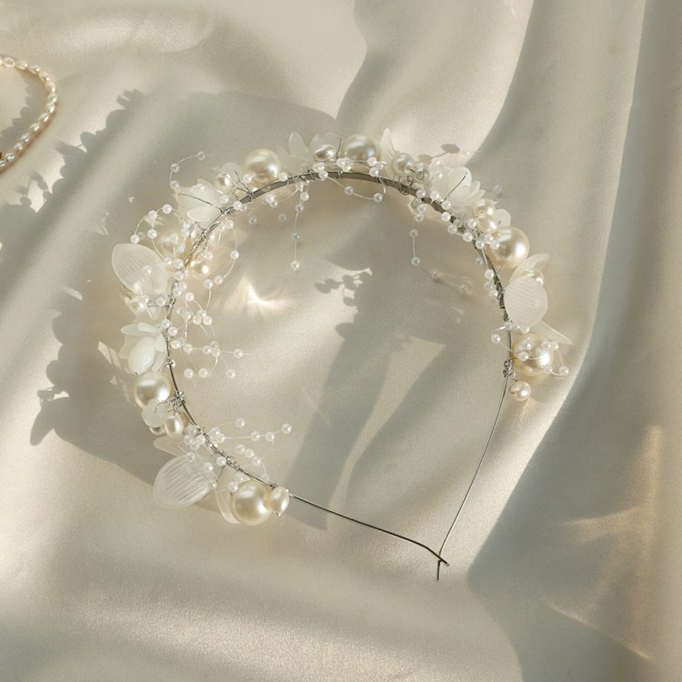 엘블랑꼬 페탈 진주 헤어밴드 머리띠 머리장식 셀프웨딩 헤어장식 11,800원
