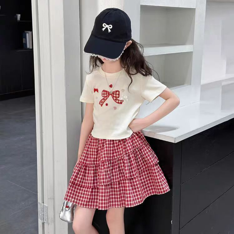 해피유통  여아 봄여름 귀여운 리본 반팔 티셔츠와 체크 치마 세트디자인14세 이상 28,080원