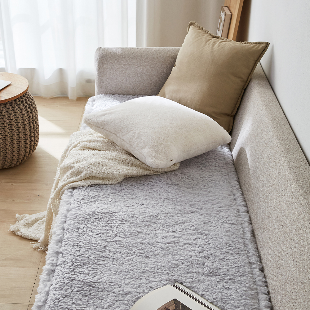 아담데코 모노톤 뽀글이 인조양털 논슬립 폭신 쇼파패드 31,250원