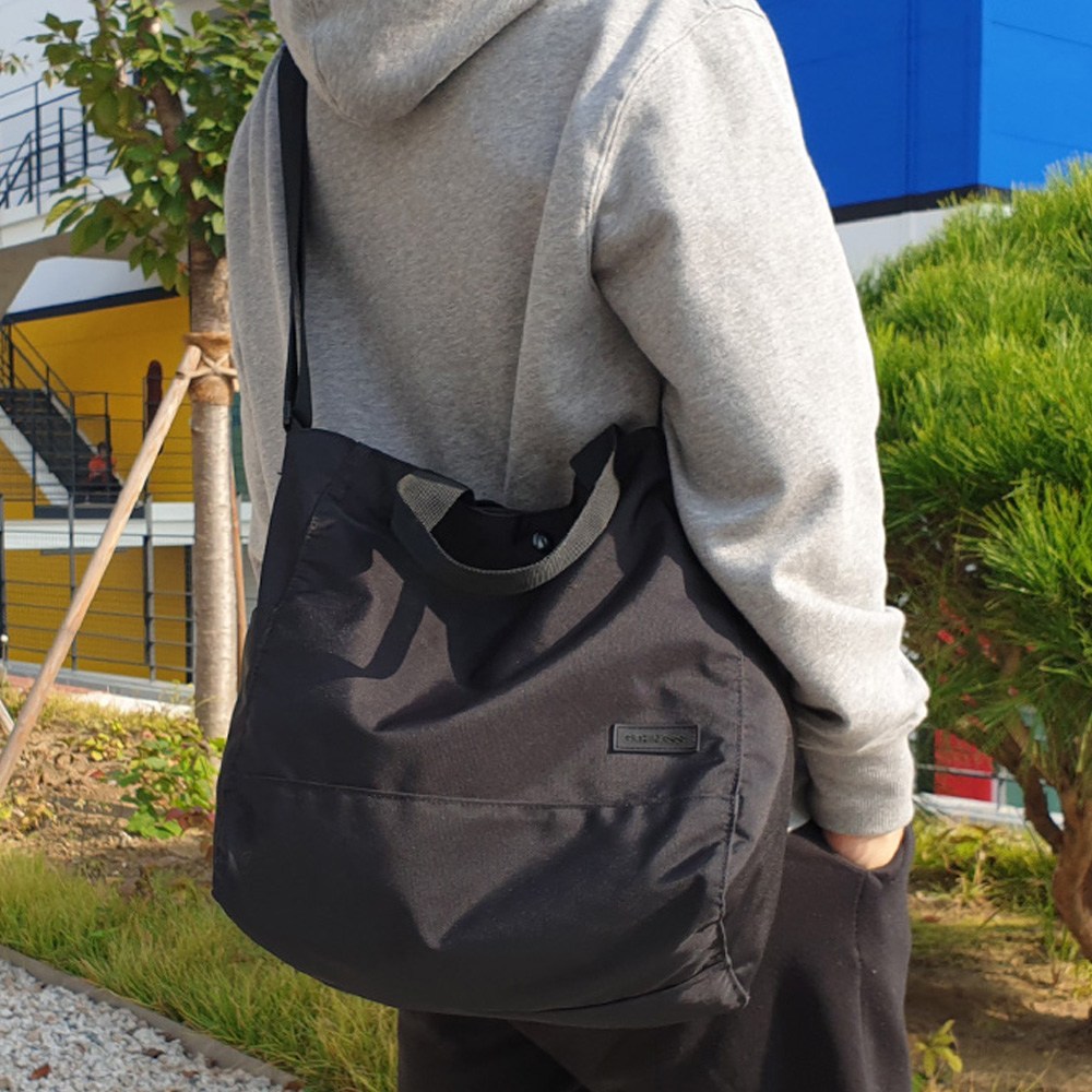 남자 가방 에코백 크로스백 블랙 무지 텀블러백 34,900원