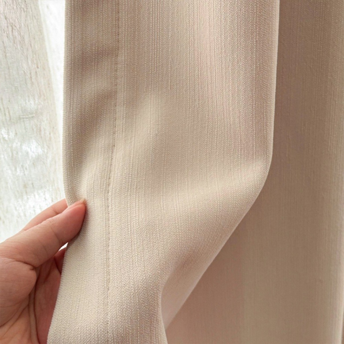 쉬닐 원단 5층 소재 고중량 드리움감 있는 커튼 형상기억 100% 암막커튼 단열 방한 방풍 방음 아일릿형 거실과 침실 커튼 2p 71,790원