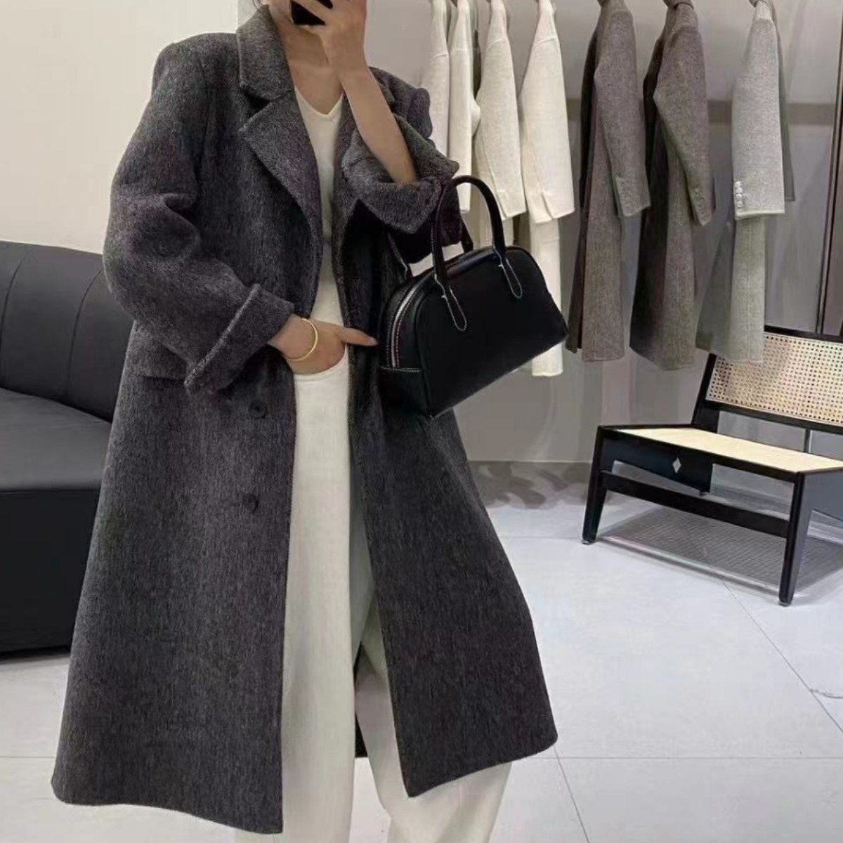 [C&D] 여성 핸드메이드 테일러드 카라 싱글 버튼 헤링본 롱 코트 117,000원