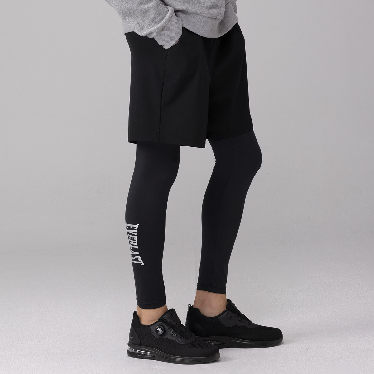 에버라스트 남자 기모 반바지 레깅스 일체형 빅로고 33,500원