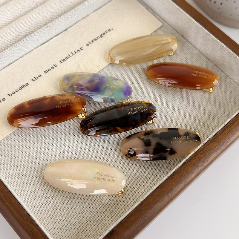 꽃핀 - 귀염뿜뿜 옆머리 타원 포인트 프랑스 헤어집게핀- [ 1세트 동일색상 2개포함 ] 11,400원