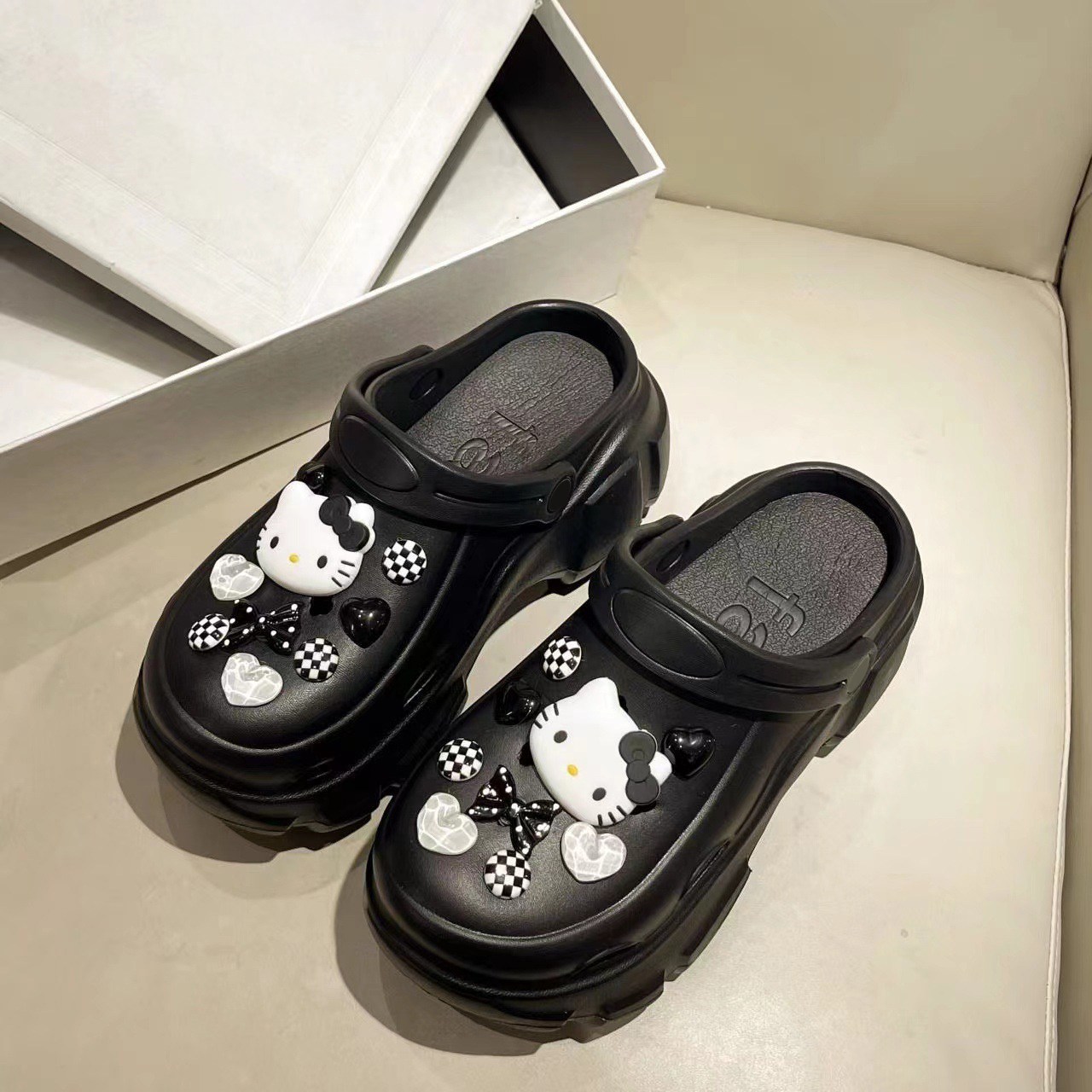 재리니 9cm 키높이 통굽 플랫폼 아쿠아 슬리퍼 EVA 슈즈 미용실 네일샵 RS-S1096 19,800원