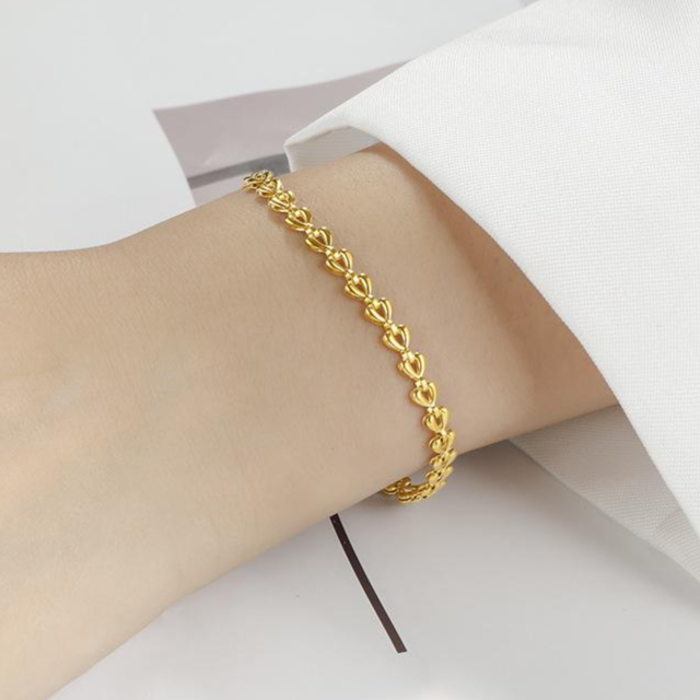 Ramlove 골드 오픈 하트 팔찌 18K 도금 속이 빈 하트 디자인 여성 액세서리 KJT-SS117 78,800원