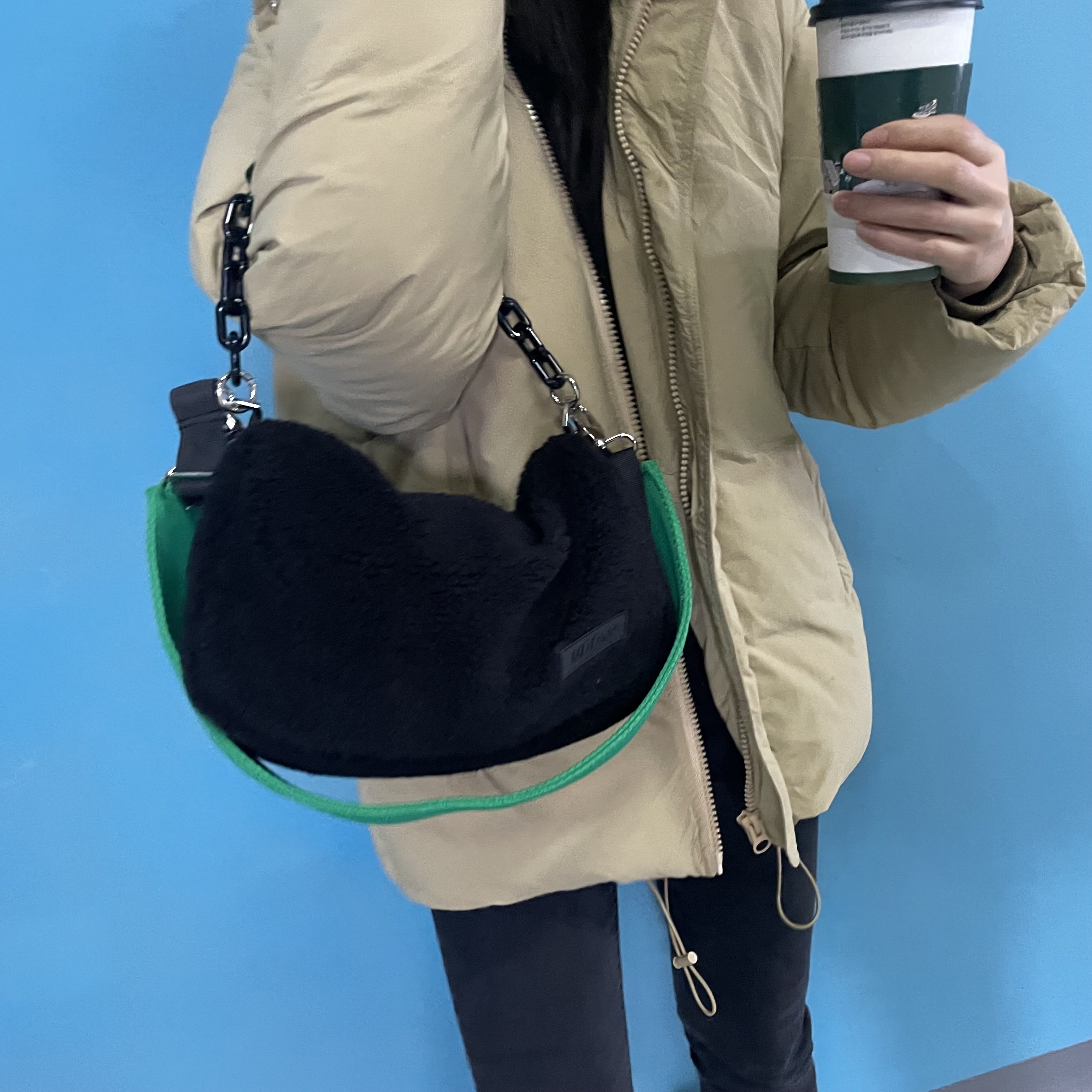 4종스트랩 양털 뽀글이 크로스백 휘뚜루마투루 보부상 가방 3327 29,900원