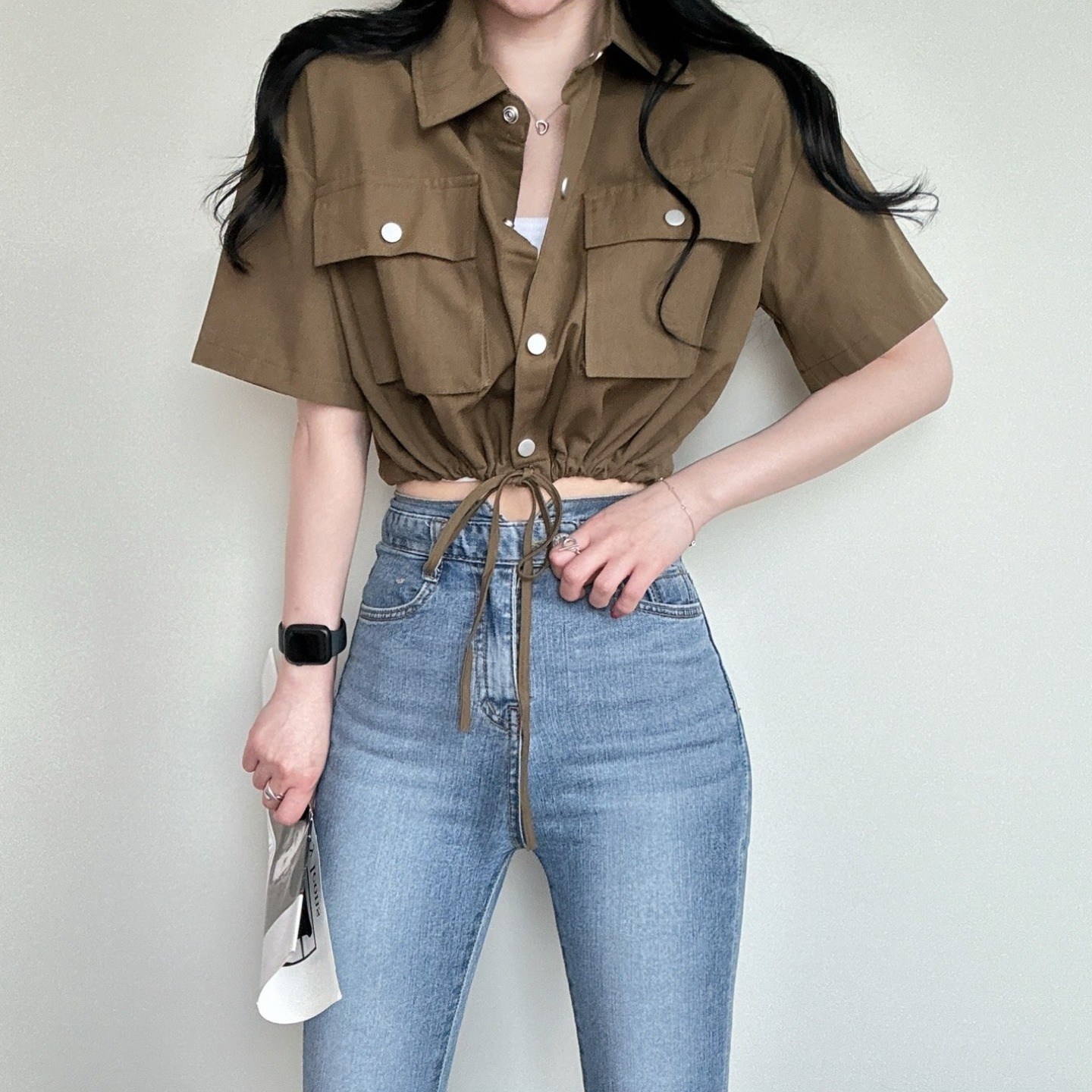 제이앤썸 가벼운 썸머 오버핏 스트링 점퍼 반팔 세미크롭 숏 여름 하객룩 코튼 포켓 스냅 단추 자켓 19,900원