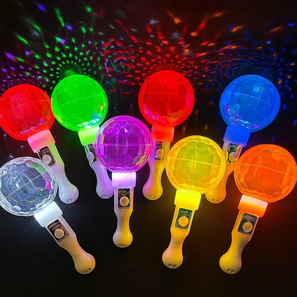 아띠꼴로 4개1세트 반짝반짝 LED 원형 응원봉 야광봉 응원도구, 1세트, 원형오렌지 7,300원