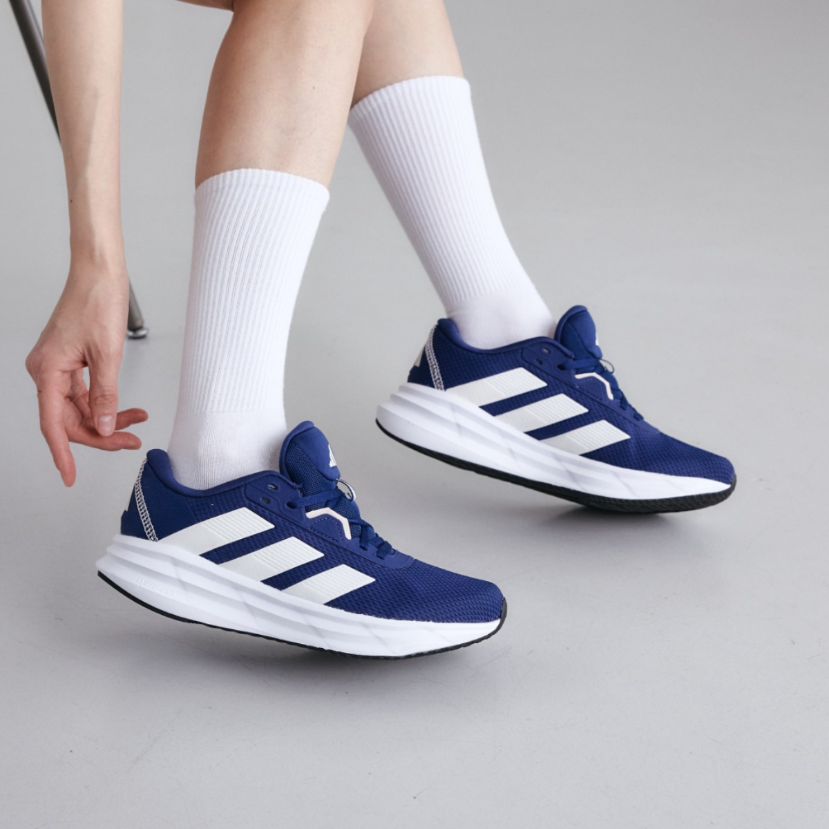 아디다스 갤럭시7 W 여성 러닝화 발편한 헬스화 데일리 운동화 아치깔창 추가구성 61,900원