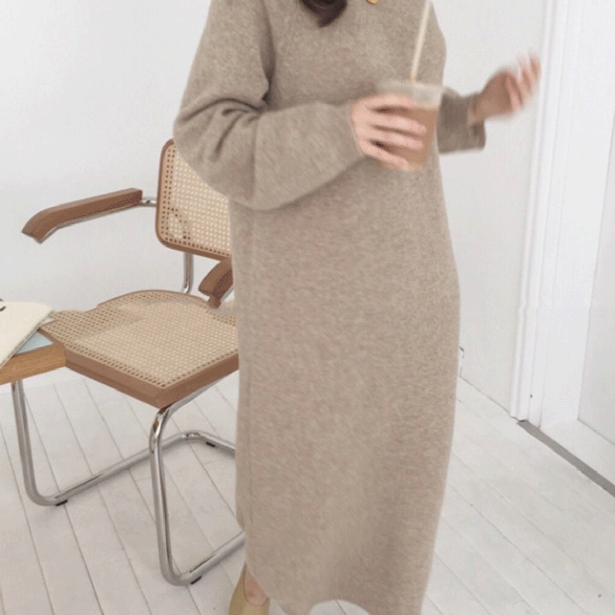 루어스룸 플레인 루즈핏 라운드넥 하객룩 임부복 긴팔 빅사이즈 니트 롱 원피스 47,400원