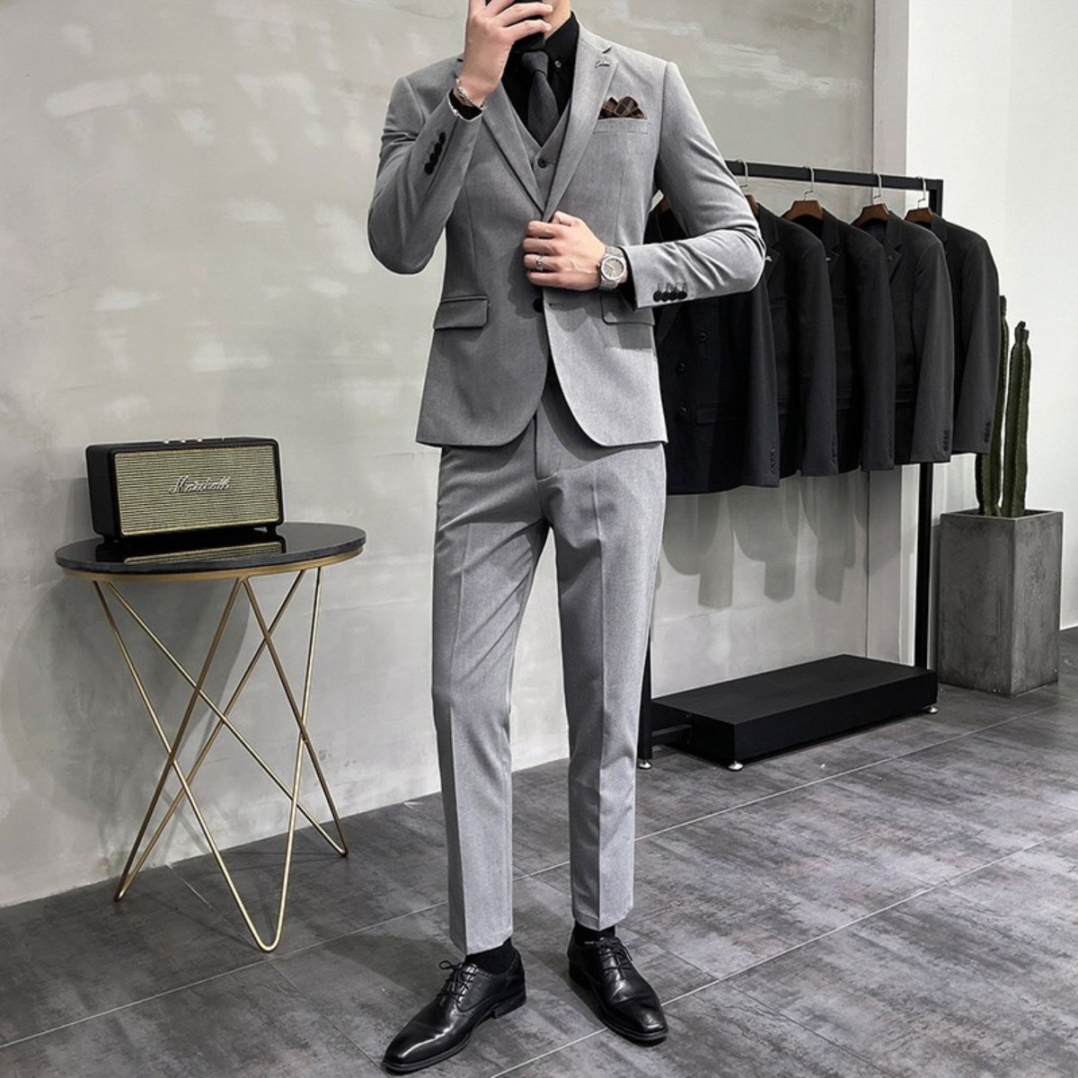 Enyofe 남성용 투버튼 캐주얼 쓰리피스 봄 여름 가을 양복 세트 남성 수트자켓 세트 재킷+조끼+바지 면접 기획 슈트 결혼식 하객 남성 정장세트 사계절 3Color 118,170원