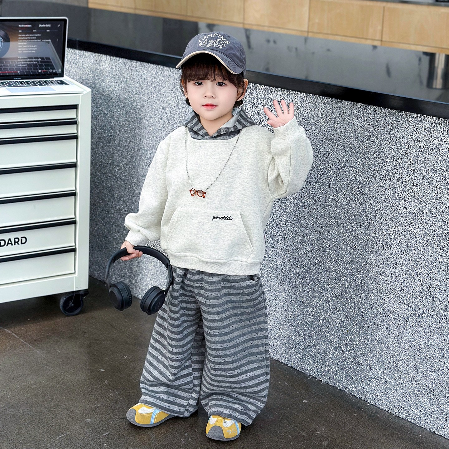 ZPEIZ 봄 가을  남아 초등 학생 스트라이프 후드 맨투맨 세트 상하복 세트 45,990원