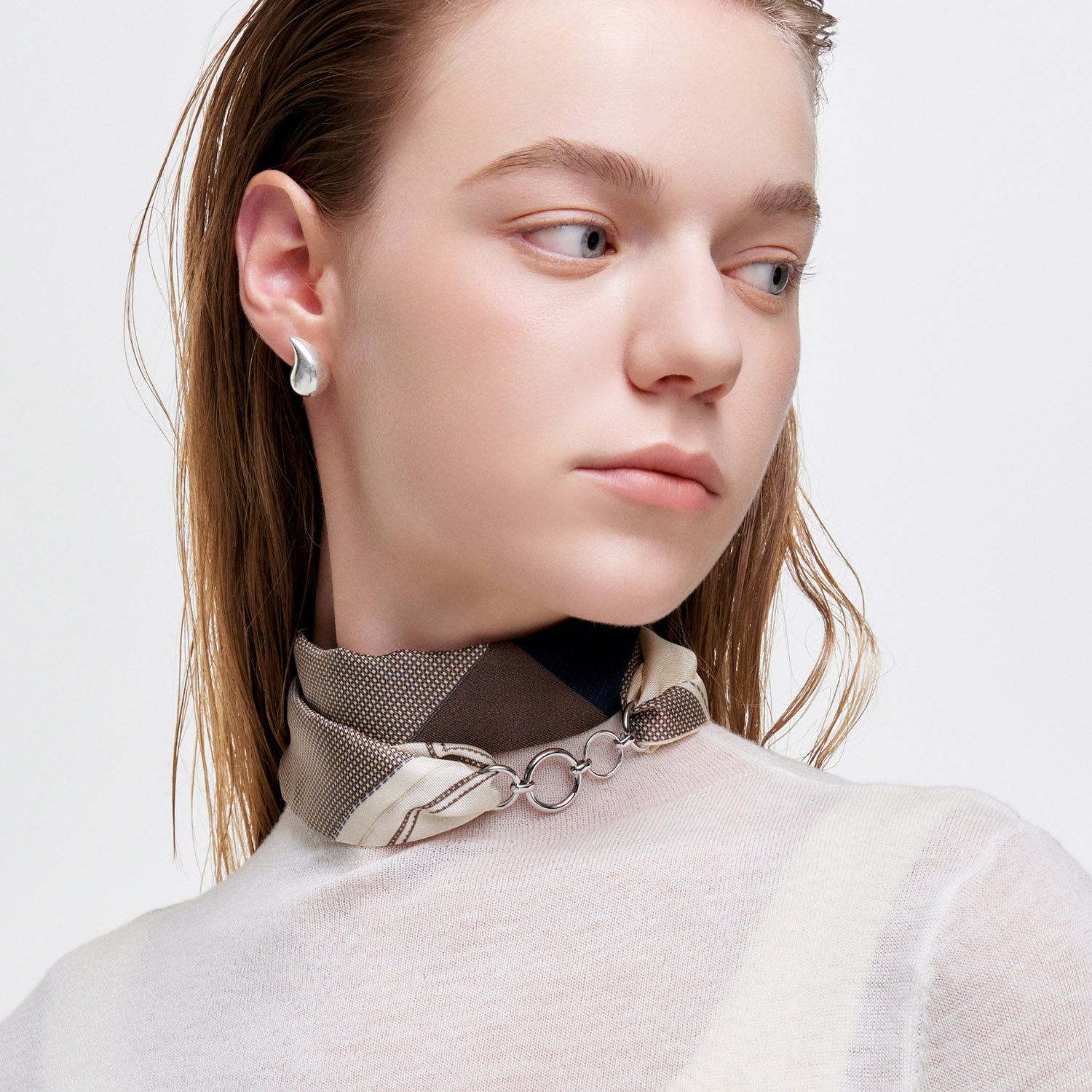 [생럭슈]롱 스카프 모렌 네이비 SL25FLTMRNV 79,000원