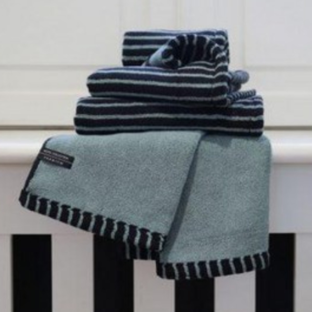 [9+1] 송월타올 최고급 호텔컬렉션 스트라이프 줄무늬 선물용 도톰한 세면/핸드 수건 호텔수건 최고급 코마사 220g 570GSM 86,950원