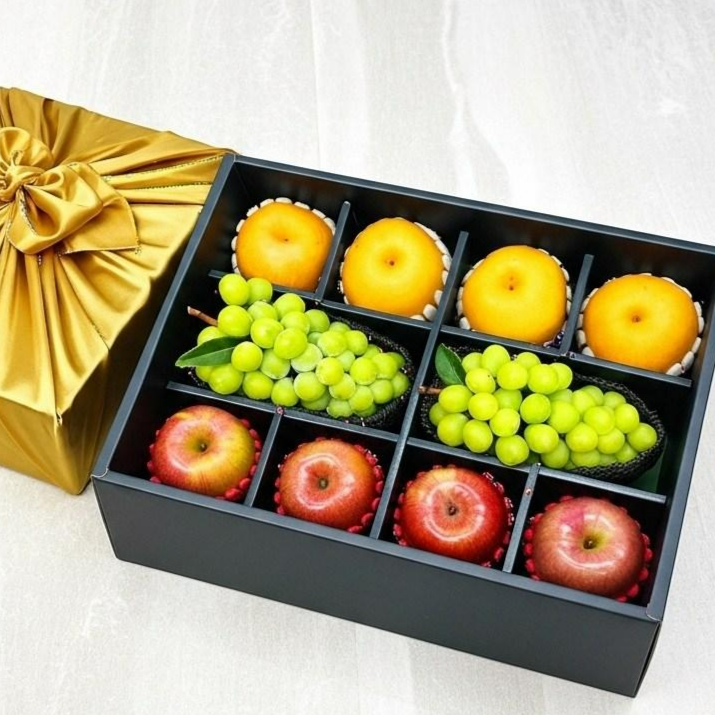 [백화점납품] 고급 포장으로 마음 전하는 12칸 보자기 과일 선물세트, 1박스, 풍성밸런스세트/사과4+배4+샤인머스켓2 121,400원