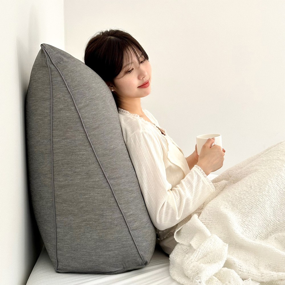 누아 삼각 등받이쿠션 방수 쇼파 허리 등쿠션 30,900원
