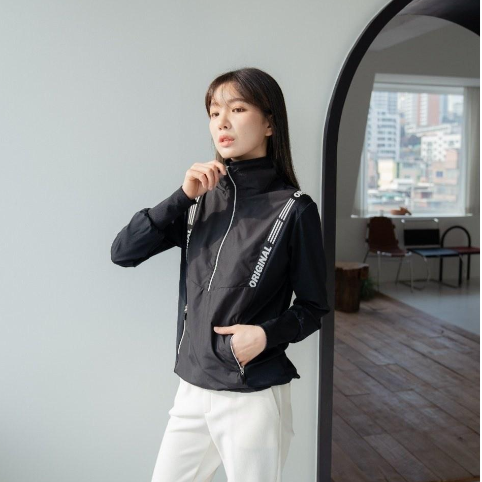 아델라이크 기모 테이프 포인트 집업탑 여성 빅사이즈 여성골프웨어 여성 겨울 파크골프옷 여성기모골프탑 하프집업탑 겨울여성골프티셔츠 여성기모상의 여성골프상의 기모티셔츠 빅사이즈 84,000원