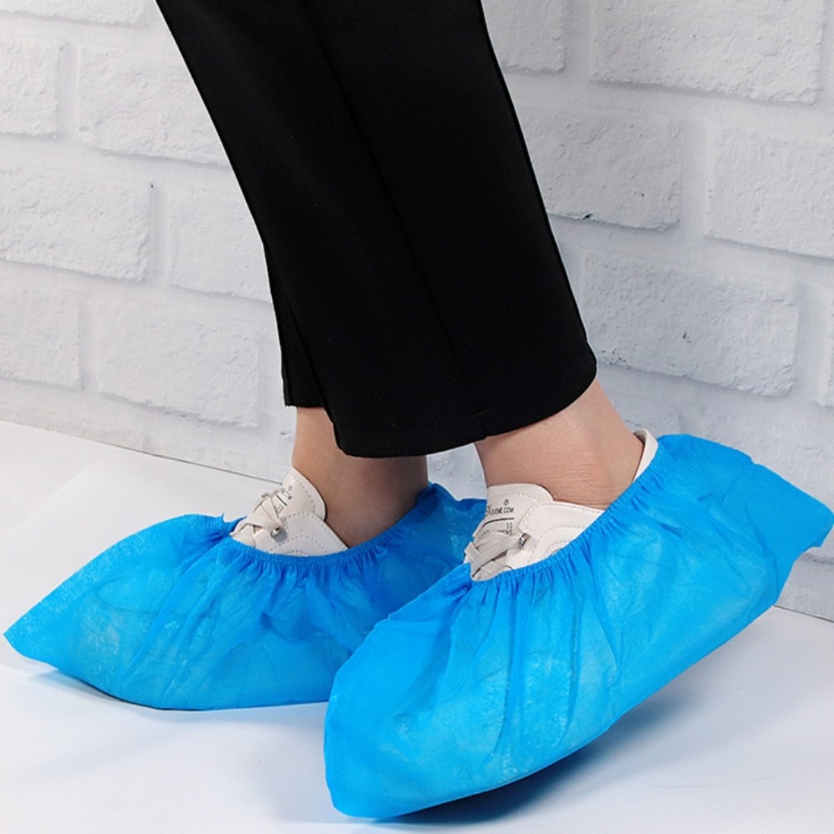 일회용덧신 일회용신발커버 부짓포덧신 슈커버 신발덮개 분진 방진복 방문자용 모델하우스 시험장, 고급형 블루(50켤레-100개), 3세트 29,240원