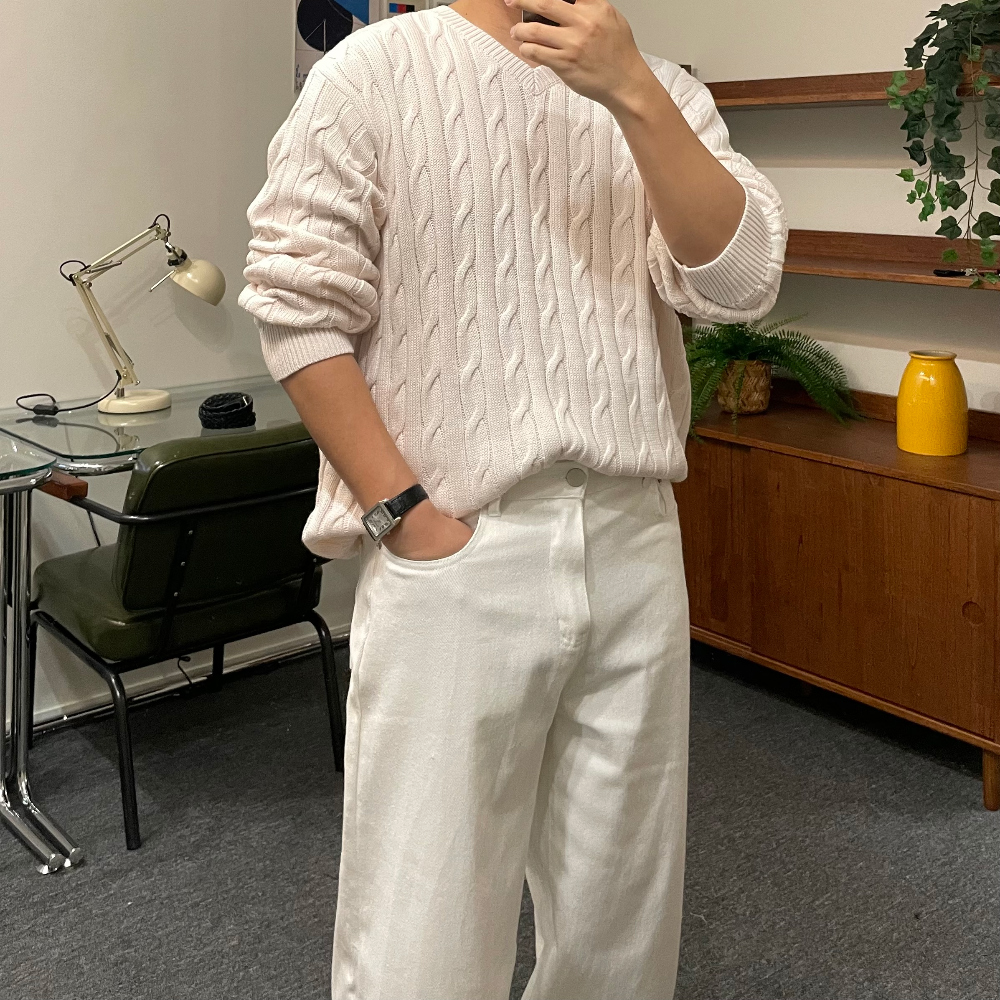 르위 오버핏 베이직 꽈배기 니트 브이넥 스웨터 39,000원