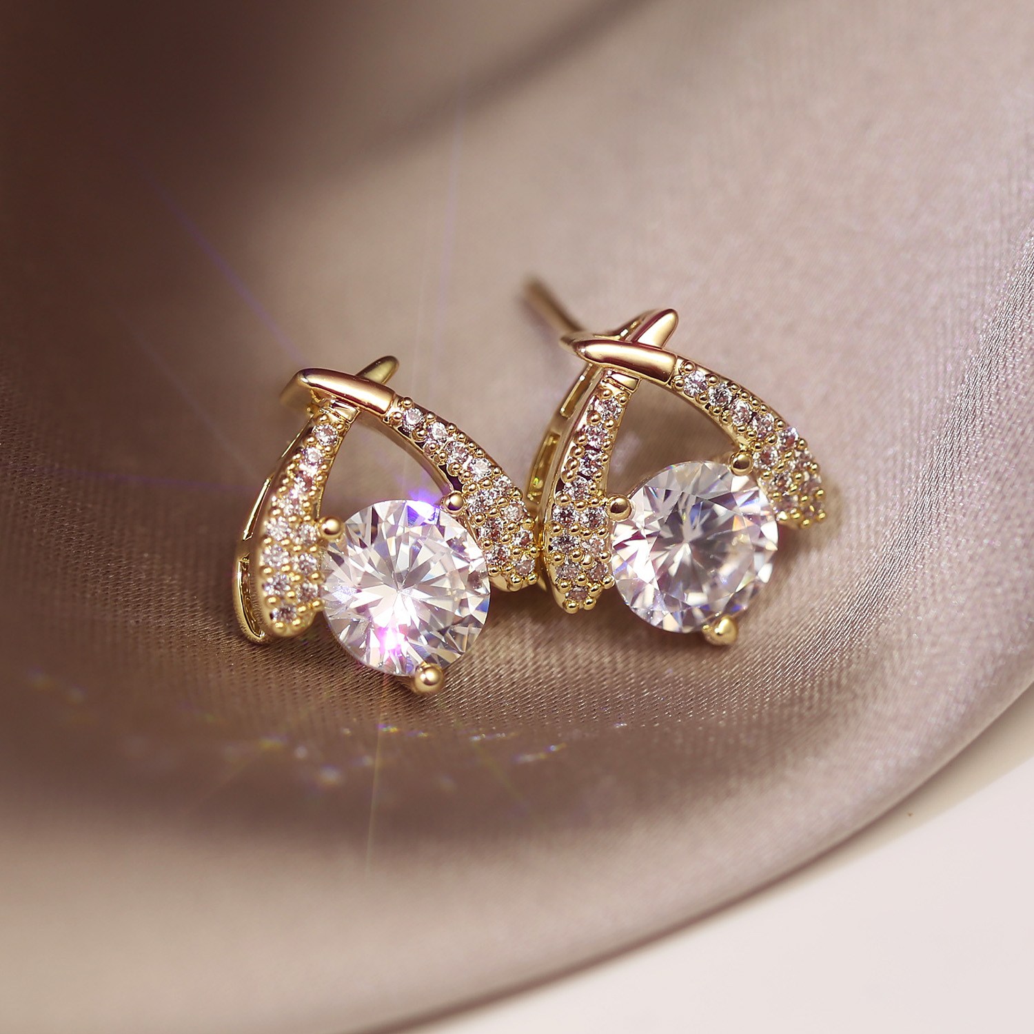 WICKM 정교한 반짝이는 지르코니아 귀걸이 데일리 14K 도금 S925 은침 29,800원