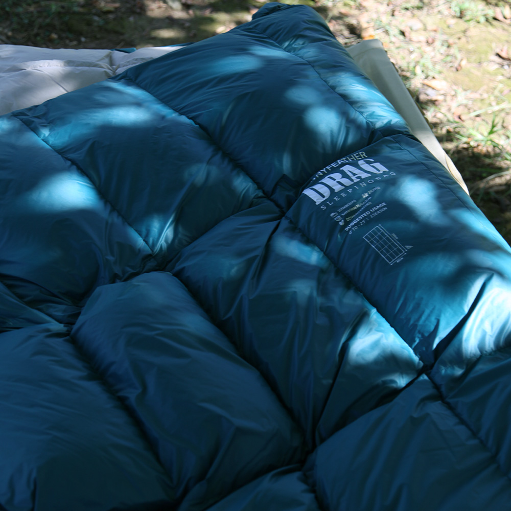 어반캠퍼 다우니페더 드래그 2400g 덕다운 캠핑 침낭 오리털 충전재 캠핑이불 148,000원
