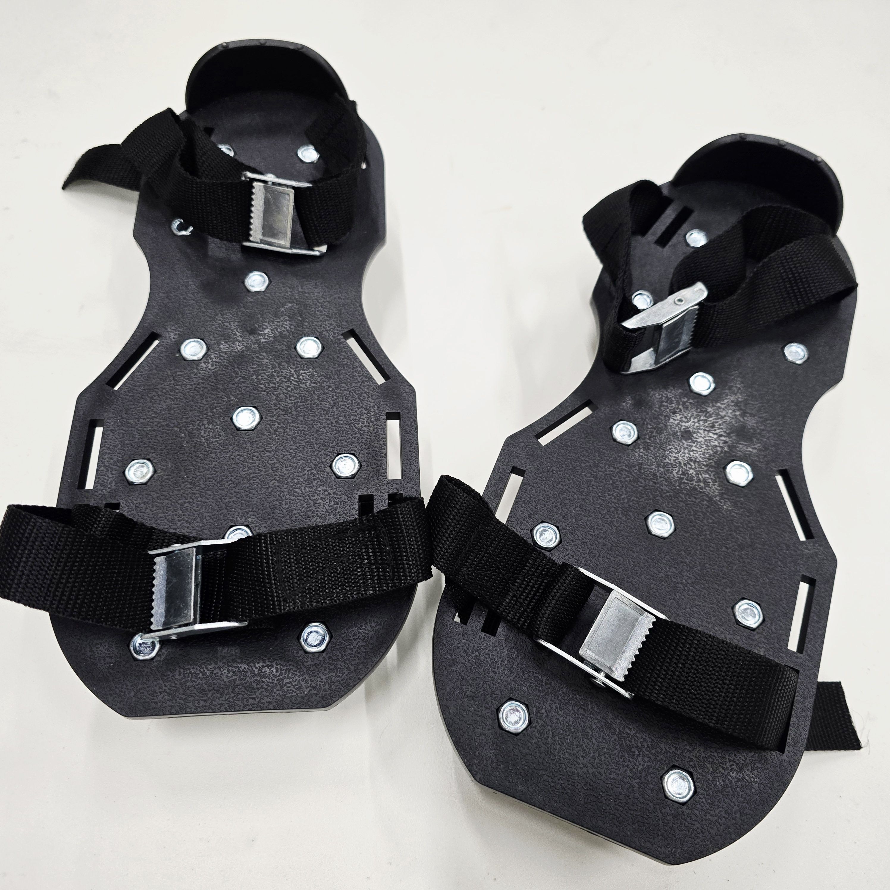 글로리존 잔디 스파이크 철재버클 작업 좌우 신발 18,050원