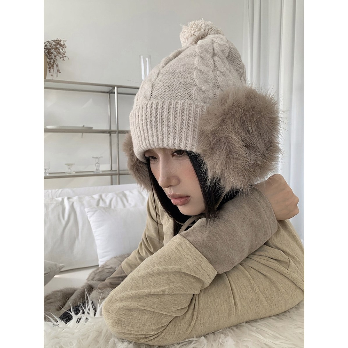 Coablu 여성 귀달이 방한 비니 베이직 가을 겨울 포근한 니트 방울모자 6,400원