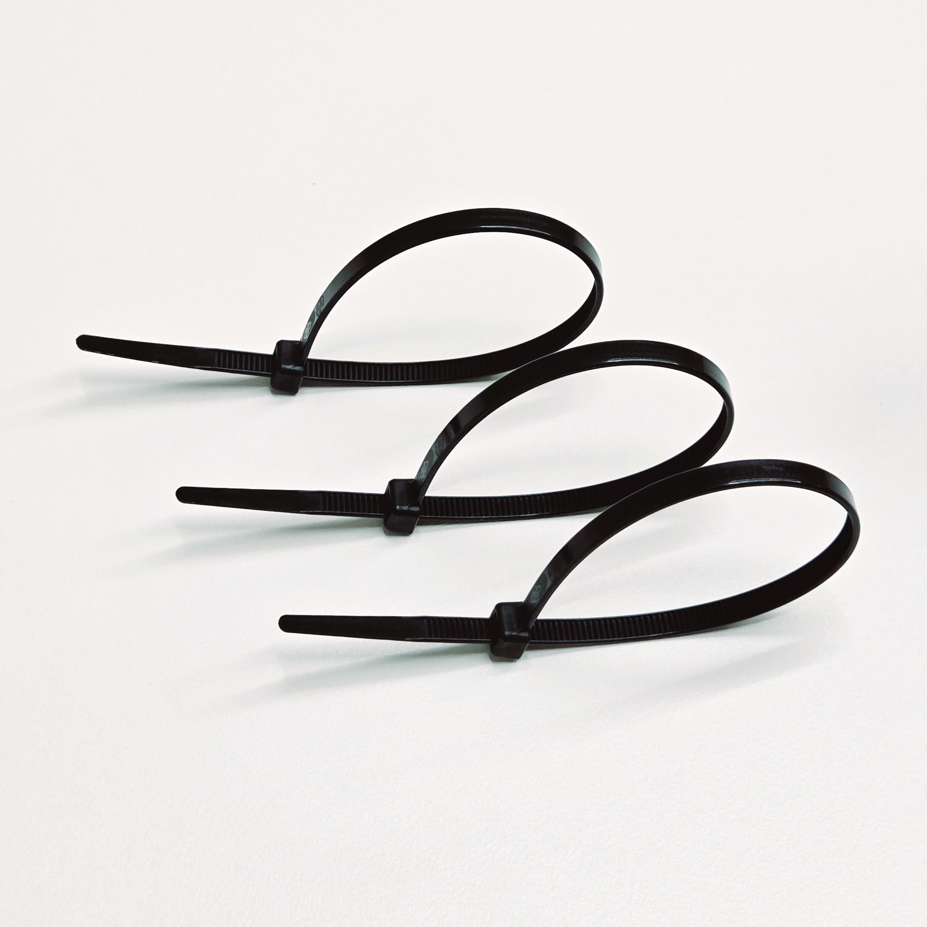 한올 국산 케이블타이 300mm 블랙(500개) 500개 15,890원