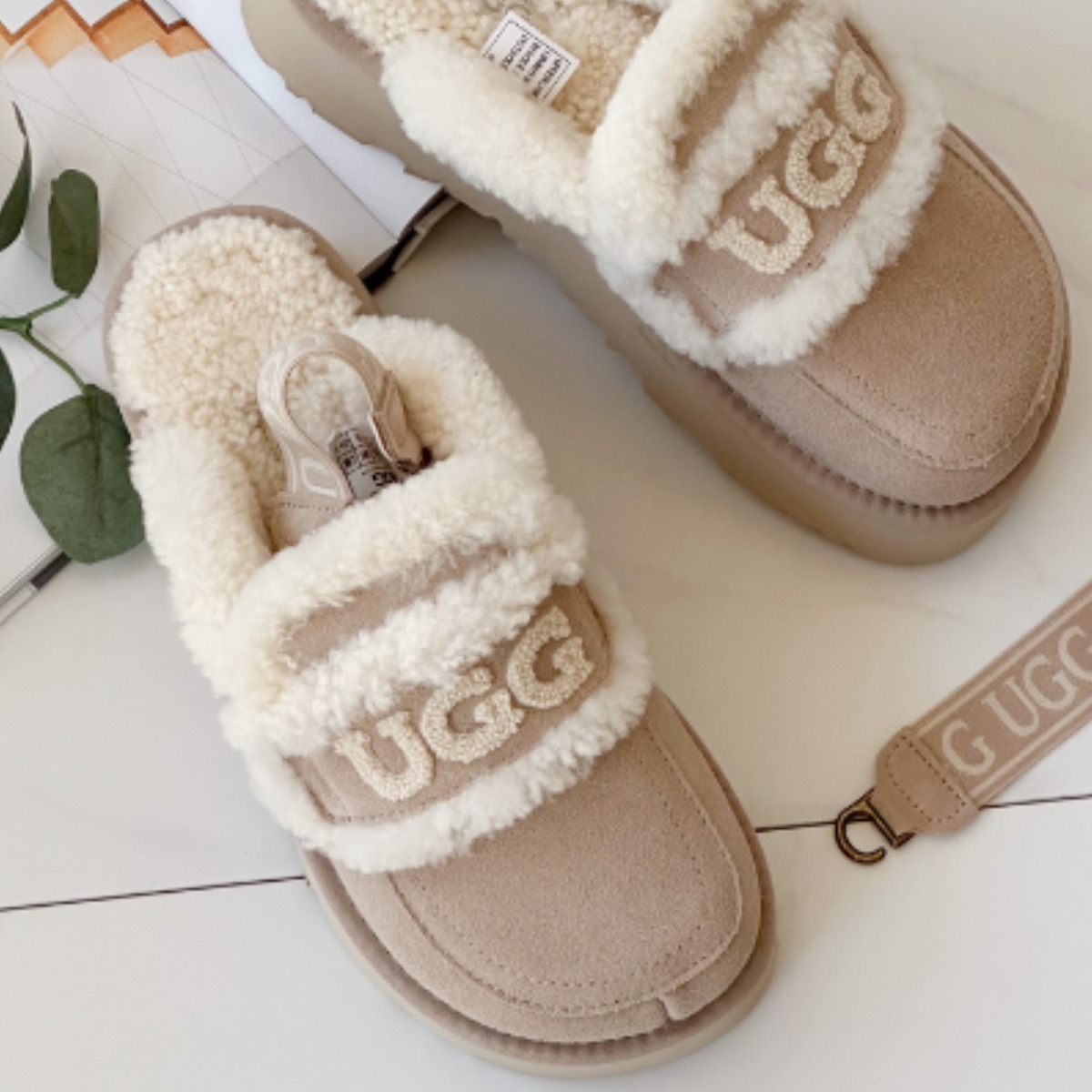 [호주정품무료배송]오즈웨어 바이올렛 시어링 플랫폼 스트랩 어그 슬리퍼 OB938PD[쿠팡] 93,600원