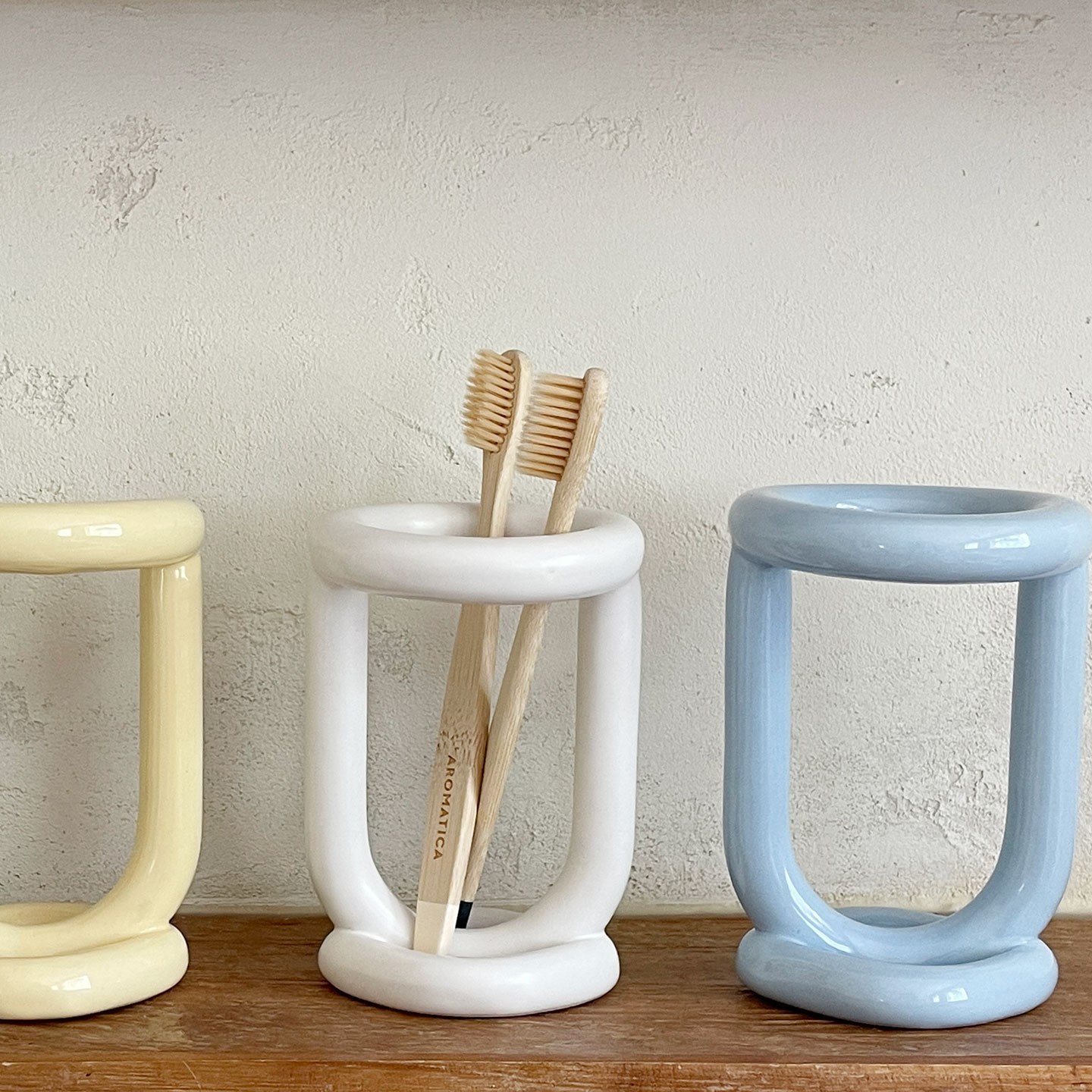 데코앤모어 코코넛 칫솔거치대 세라믹 칫솔꽂이 곰팡이없는 집들이선물 욕실 정리함 16,990원