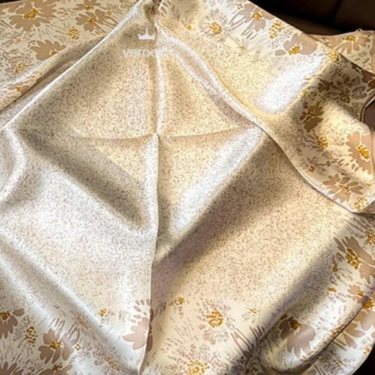 뉴크존 100% 천연 실크 정사각 스카프 29,800원