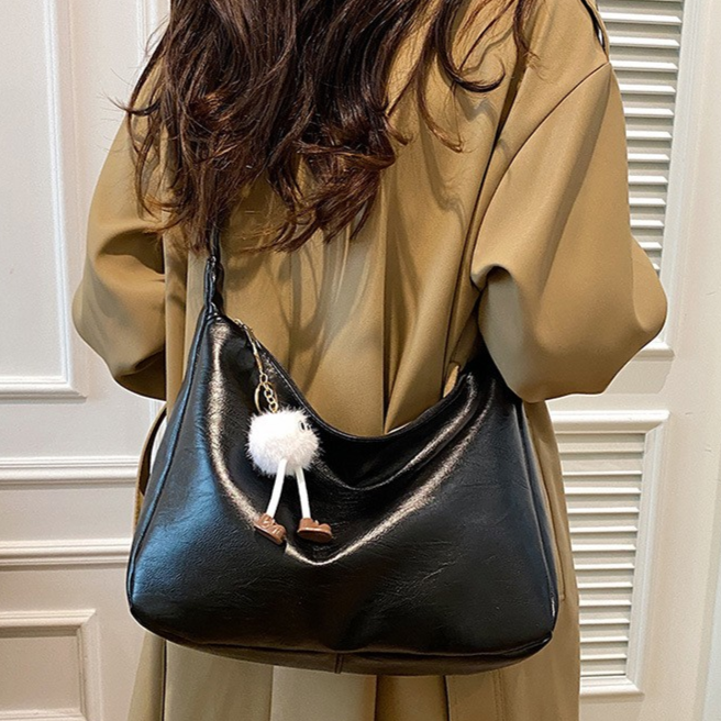 MHJINA 폼폼 먼지 경량 글로시 빈티지 레더 빅 크로스백 보부상가방 19,700원