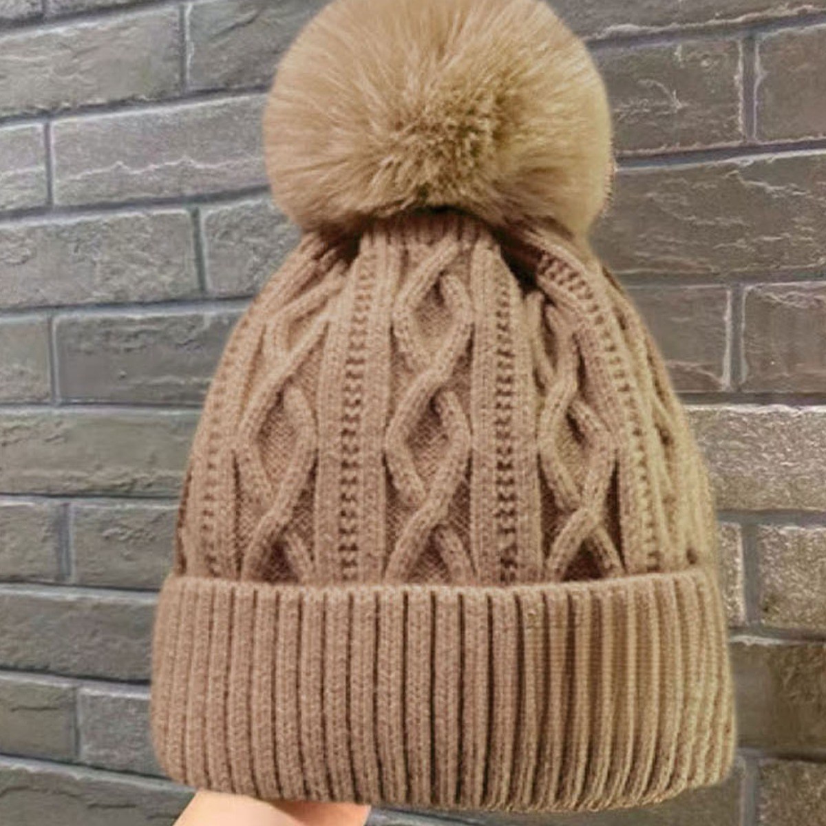 [대륜] 꽈배기 니트 방울모자 털모자 겨울모자 기모안감 15,600원