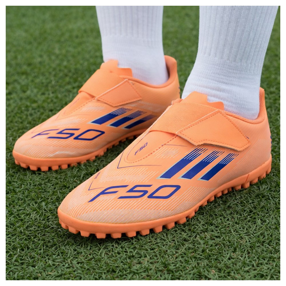 아디다스 어린이 끈 없는 축구화 주니어 벨크로 스트랩 풋살화 TF 터프화 아동 인조잔디 맨땅용 축구 신발 32,700원