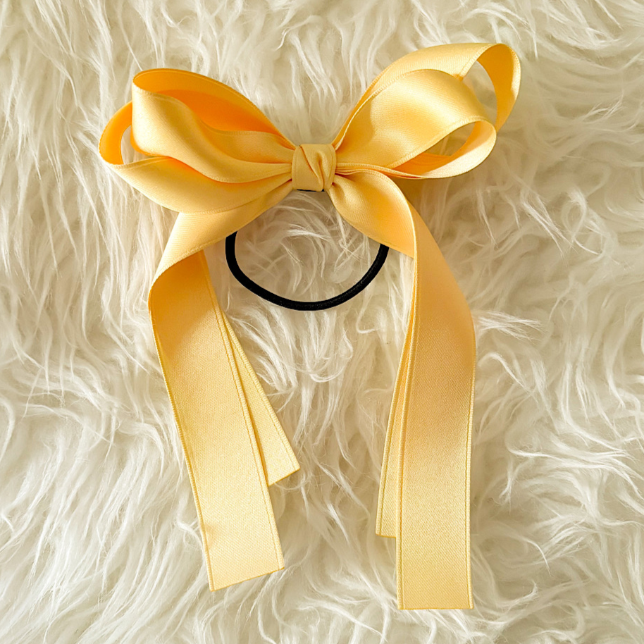 로라하 자체제작 여성 아동 긴꼬리 볼륨 리본 헤어 머리끈 반머리 반묶음 헤어끈 고무줄 헤어슈슈 바람이분다 6,900원